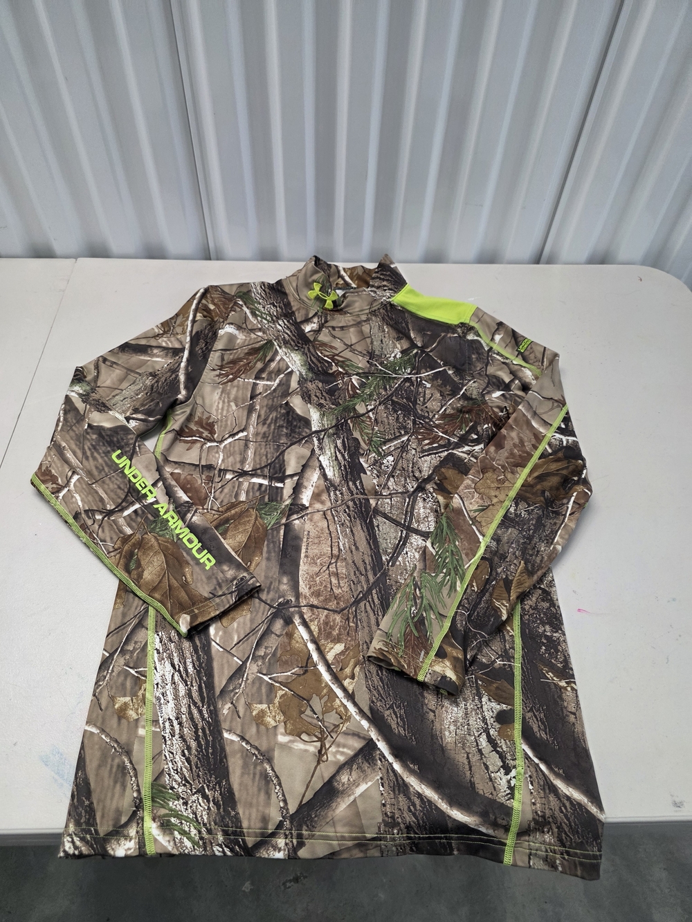 Under Armour Scent Control Realtree AP Camo Compression Shirt Men's Size Large